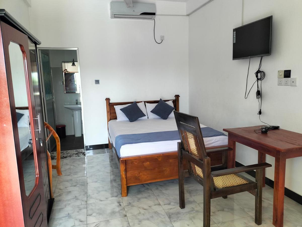 Hotel Sun Blue Uppuveli Exterior photo